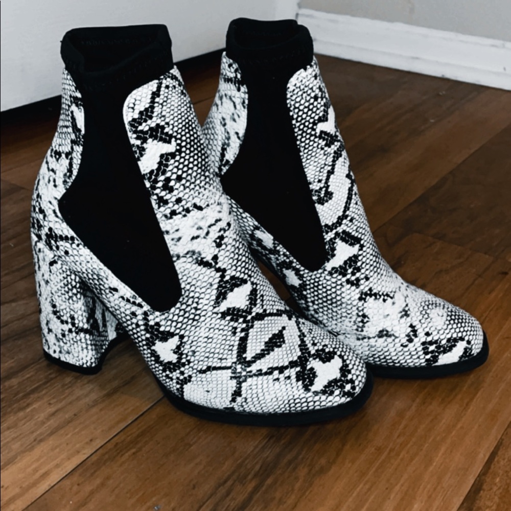 COPY - Snake skin booties